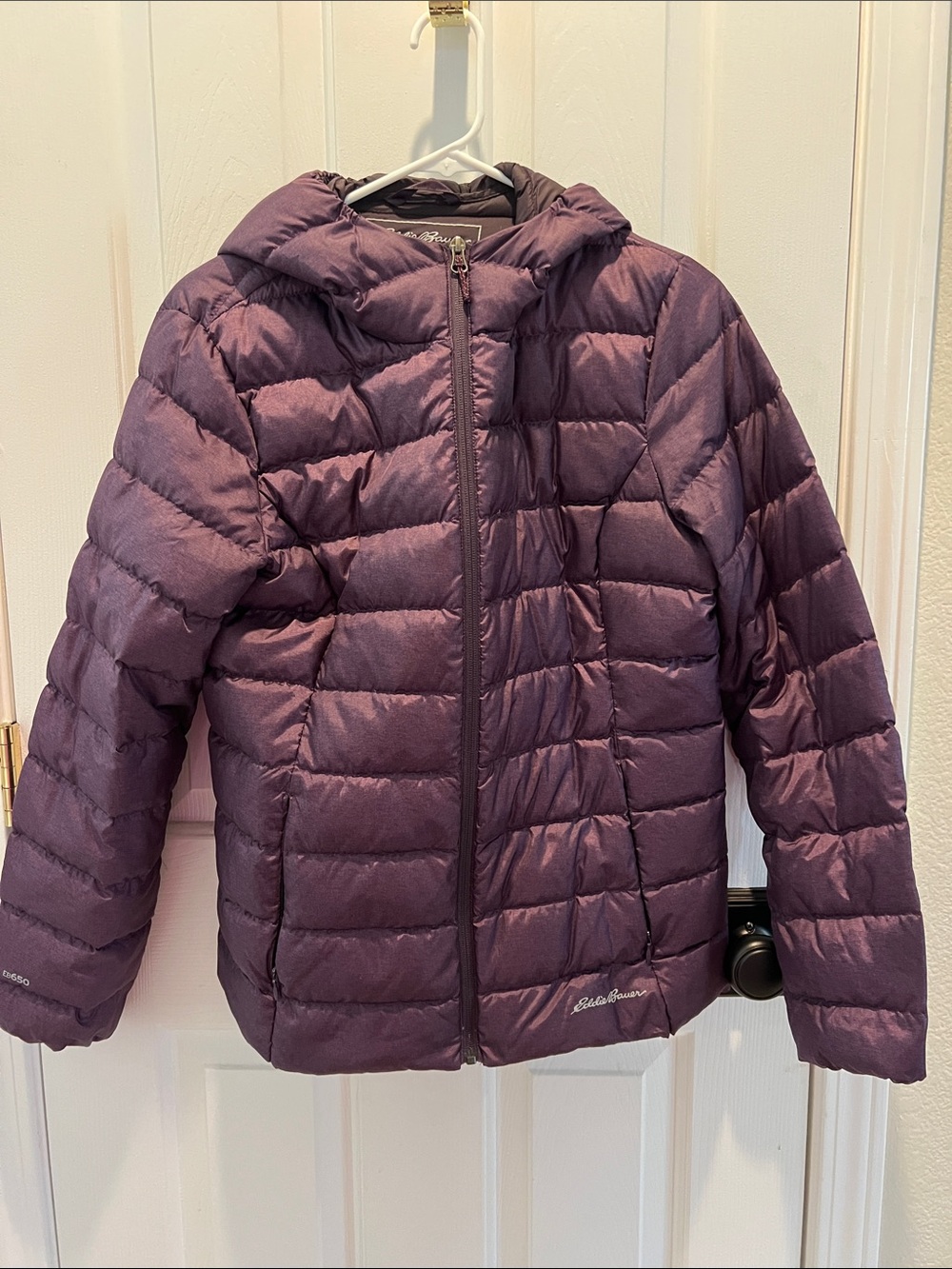 Eddie Bauer Women’s Hooded Packable Puffer Jacket - Plum M